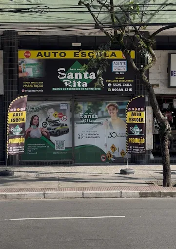 Fachada da sede da Autoescola Santa Rita em Mata da Praia, Vitória/ES